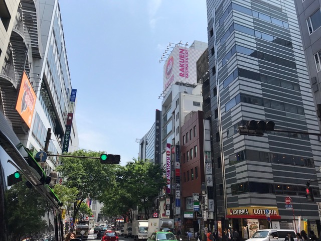 渋谷道玄坂でロープ作業